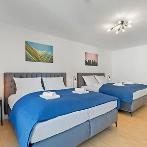 Finest Design Stuttgart Airport Messe Stadtbahn U7 Apartment